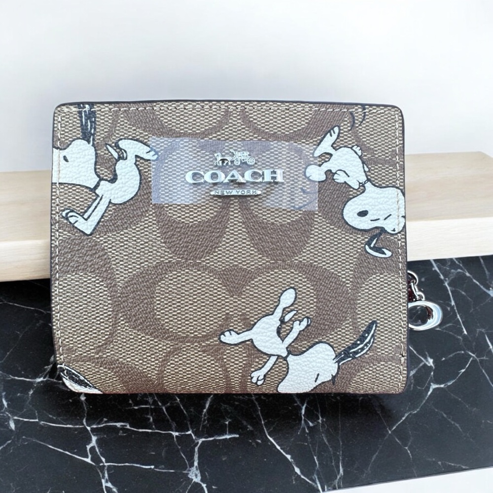 Coach X Peanuts Signature Snoopy Snap Canvas Wallet -Khaki (C4591)